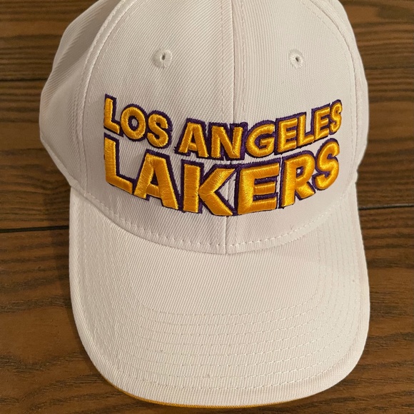 Lakers Fitted Hat - Picture 1 of 4